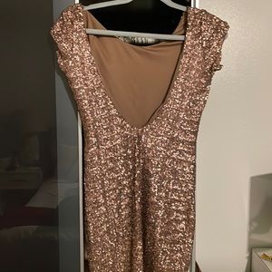 Like new! Barely use. It’s good for party, wedding
